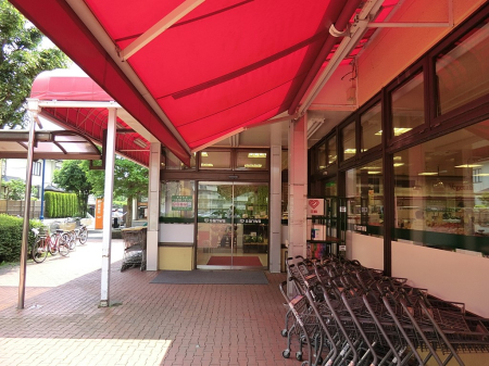 ӊ X[p[ 300m X[p[OaucX