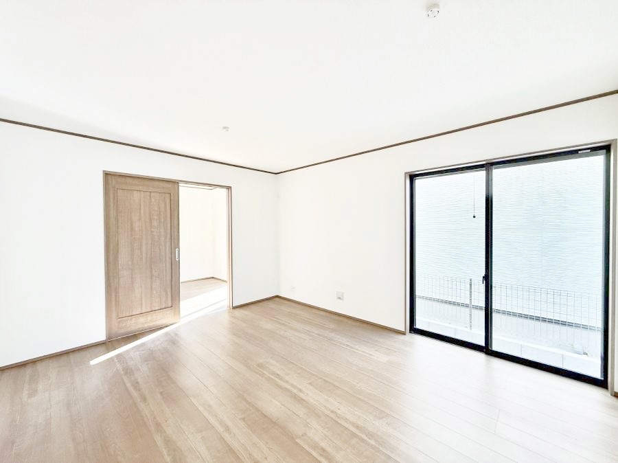 ���r���O ���������S�n�̂����A���z�̃��r���O