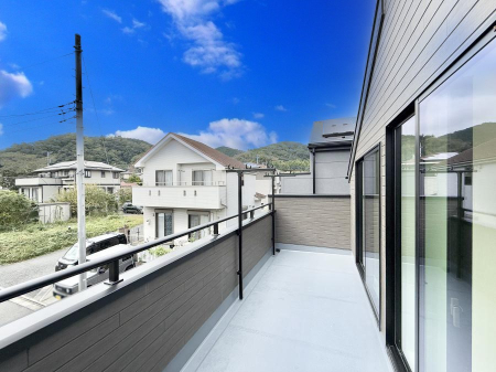 �o���R�j�[ ������ �G�߂̈ڂ낢����������J���I�ȋ�Ԃł�