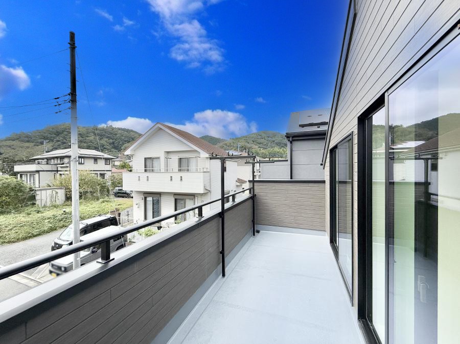 �o���R�j�[ ������ �G�߂̈ڂ낢����������J���I�ȋ�Ԃł�