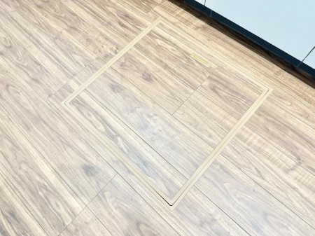 ̑ ݔBꂽ[Xy[XŉƑŜXbL