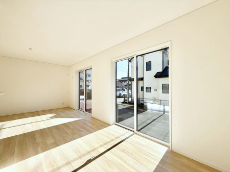 ���r���O ���������났�ƏΊ炪�W�܂�A�S���܂郊�r���O