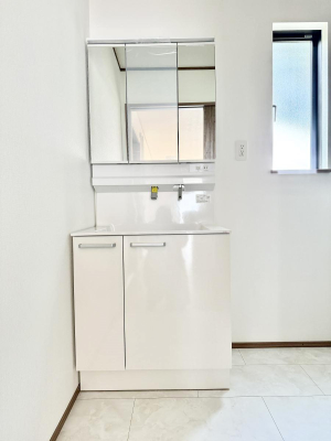 ʑEʏ 邢ʏ͖̎yłႢł