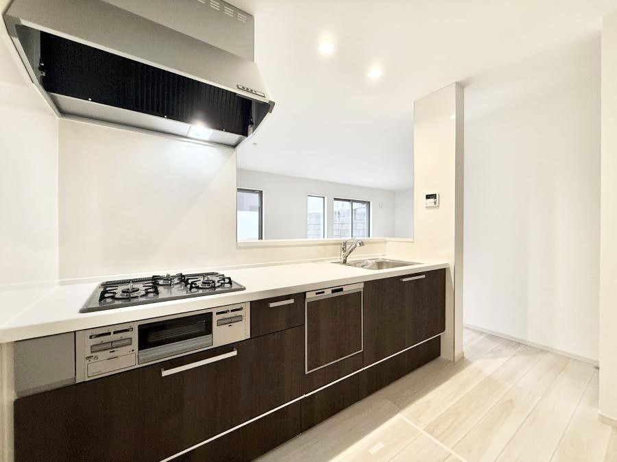 �L�b�`�� �����������������Ԃ����܂��A�Ί炠�ӂ��L�b�`��