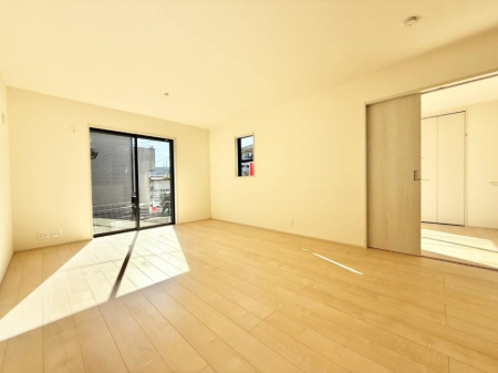 ���r���O ���������S�n�̂����A���z�̃��r���O