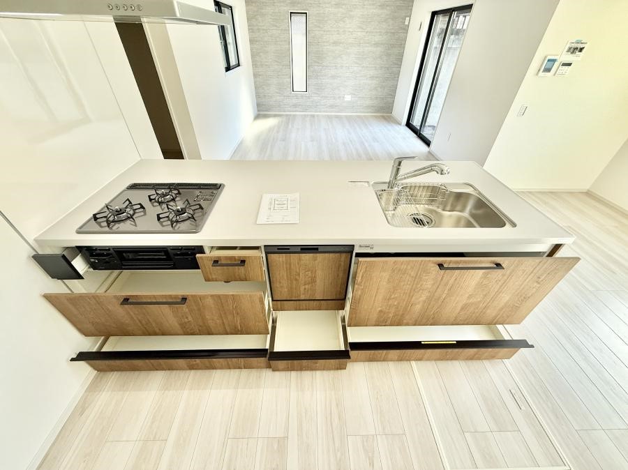 Lb` ƑƂȂAR~jP[V̏