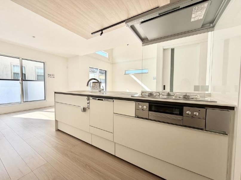 �L�b�`�� �������Ƒ����J��[�߂�A������̂���L�b�`��