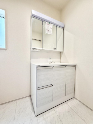 ʑEʏ 邢ʏ͖̎yłႢł