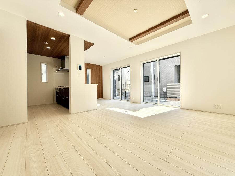 ���r���O ���������S�n�̂����A���z�̃��r���O