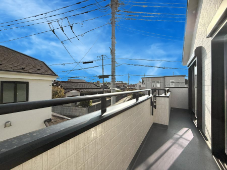 �o���R�j�[ ������ �G�߂̈ڂ낢����������J���I�ȋ�Ԃł�