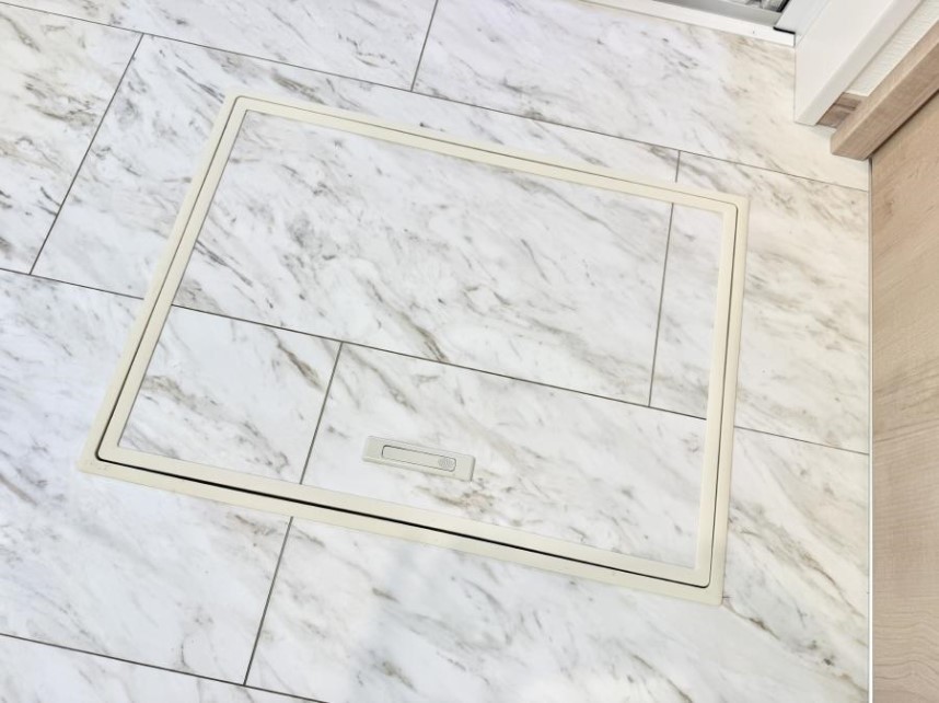 ̑ ݔBꂽ[Xy[XŉƑŜXbL