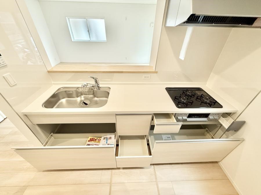 Lb` ƑƂȂAR~jP[V̏