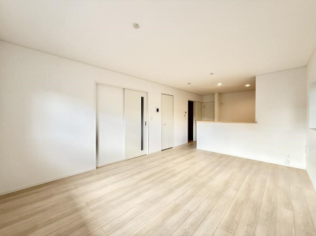 ���r���O ���������났�ƏΊ炪�W�܂�A�S���܂郊�r���O