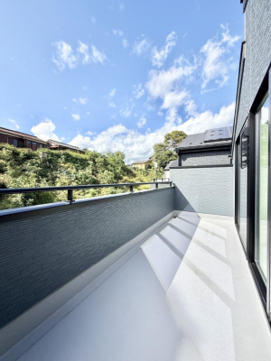 �o���R�j�[ ������ �G�߂̈ڂ낢����������J���I�ȋ�Ԃł�