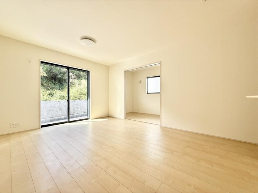 rO 났ƏΊ炪W܂AS܂郊rO