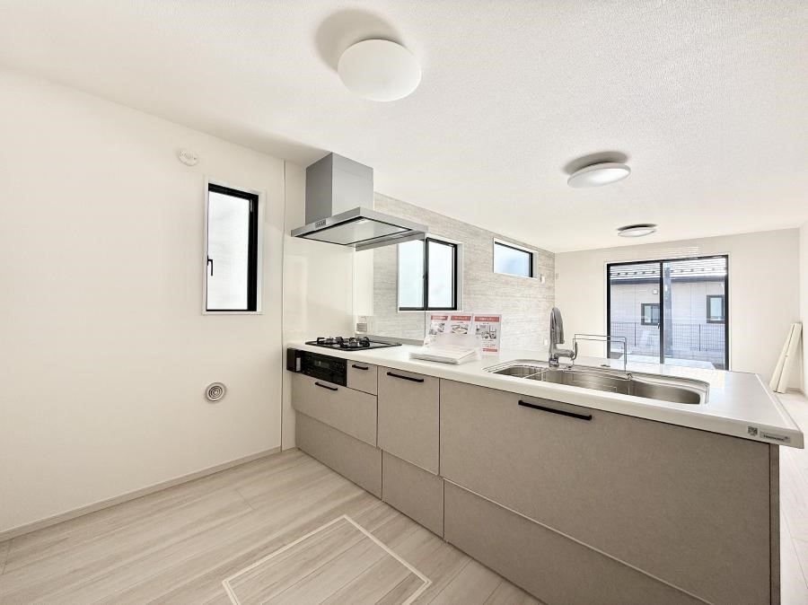 �L�b�`�� ���������y���݂ƐH�ׂ�K����͂���L�b�`��