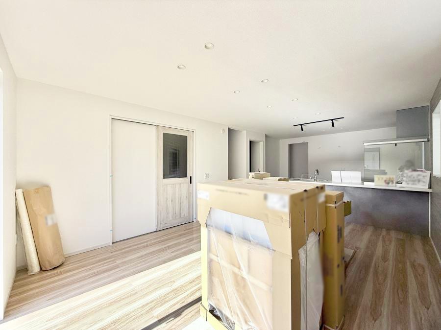 ���r���O ���������R�Ɖ�b�����܂��A�S�n�悢�ЂƂƂ�