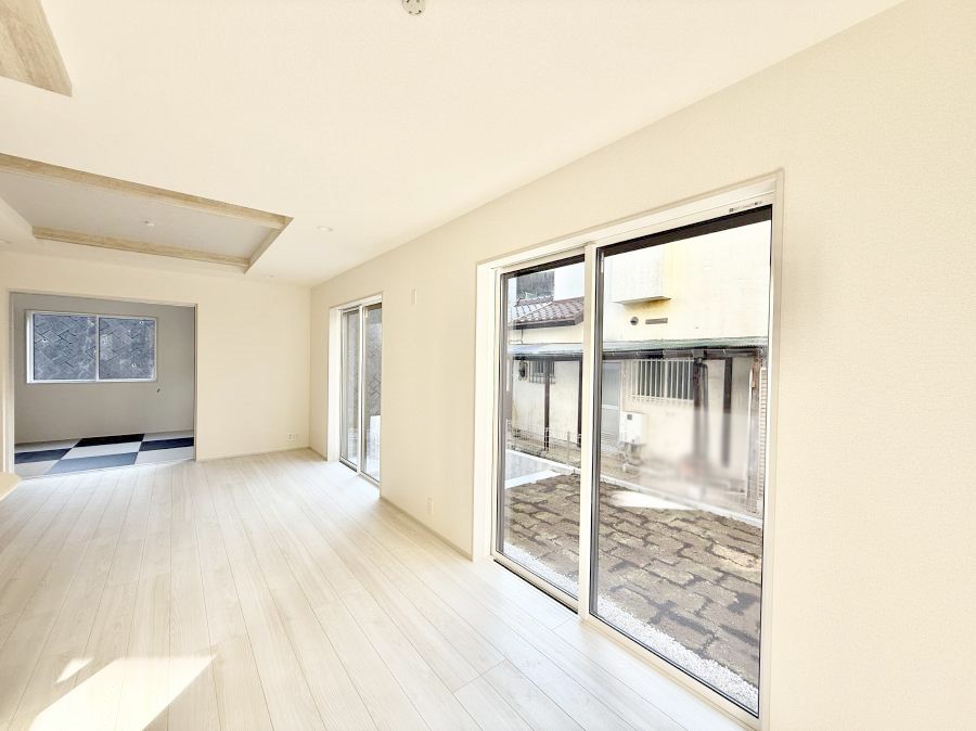 rO 났ƏΊ炪W܂AS܂郊rO