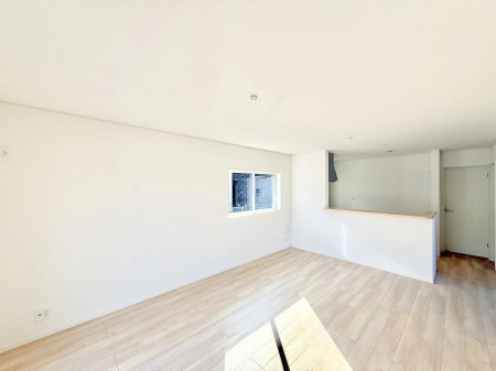 ���r���O ���������S�n�̂����A���z�̃��r���O