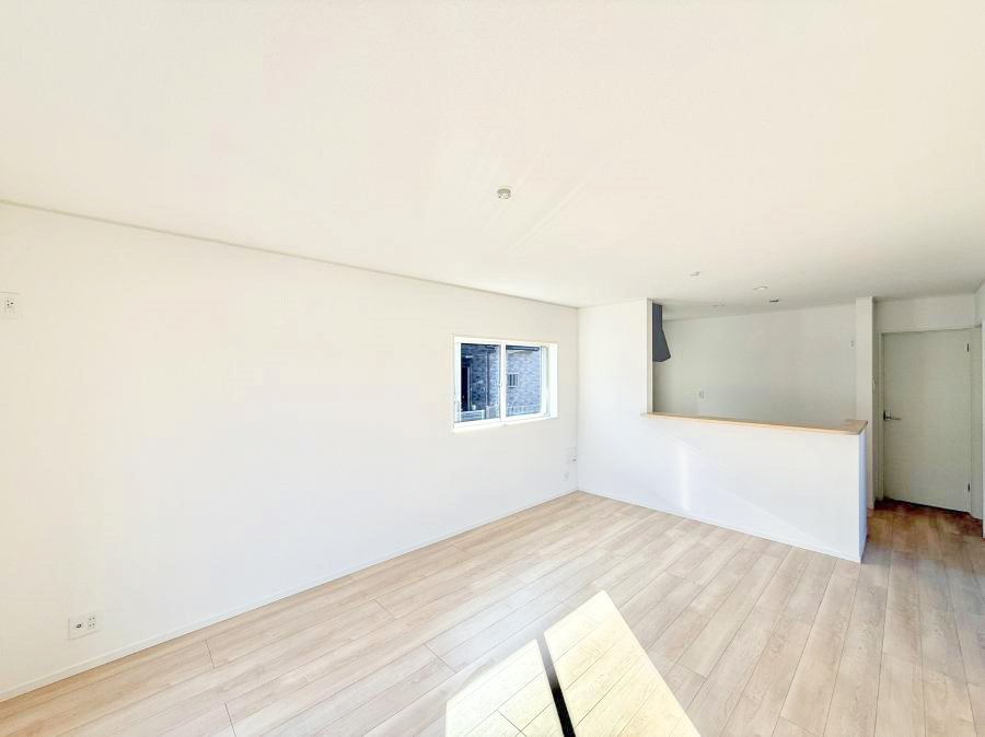 ���r���O ���������S�n�̂����A���z�̃��r���O