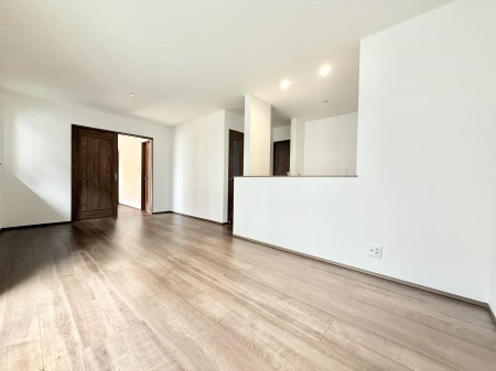 ���r���O ���������R�Ɖ�b�����܂��A�S�n�悢�ЂƂƂ�