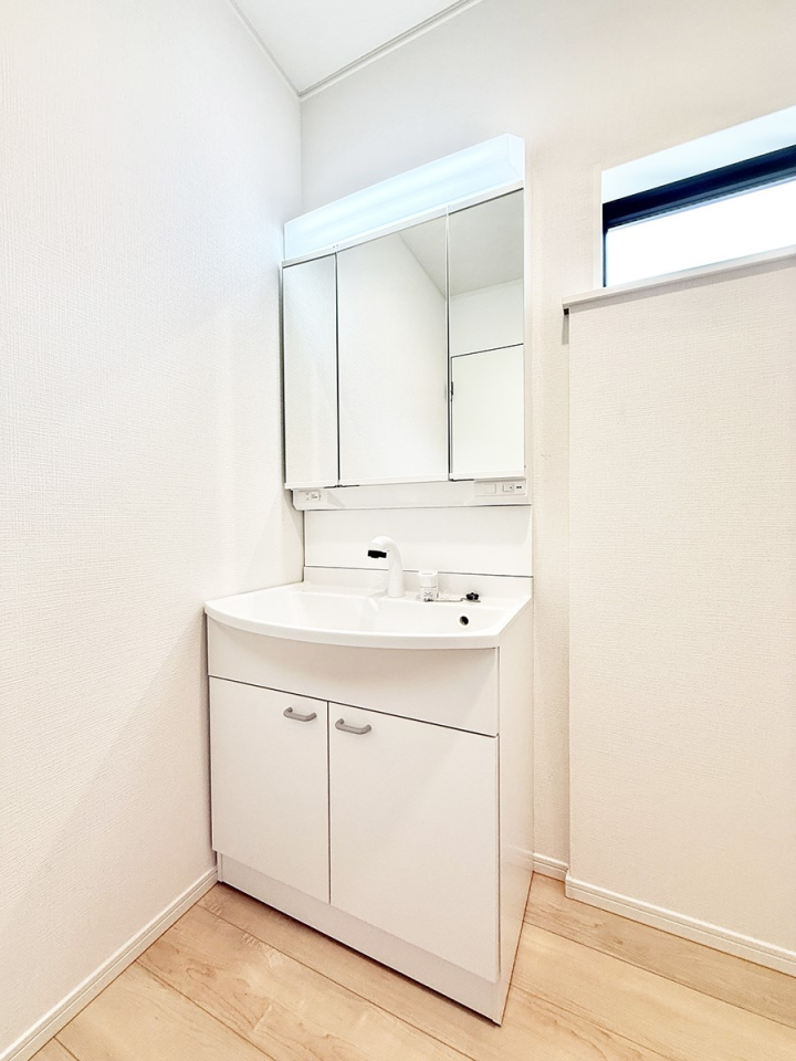 ʑEʏ 邢ʏ͖̎yłႢł