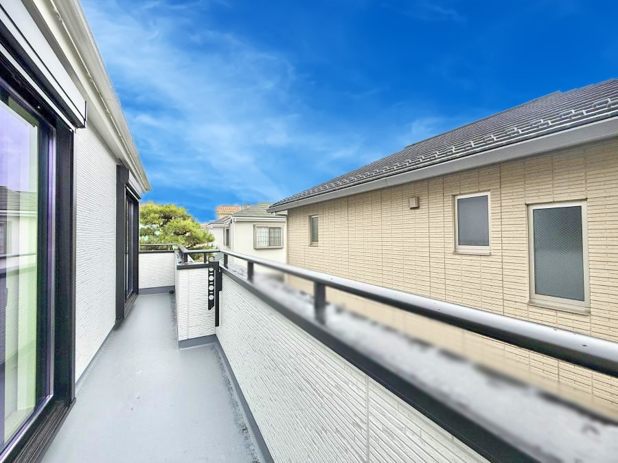 �o���R�j�[ ������ �G�߂̈ڂ낢����������J���I�ȋ�Ԃł�