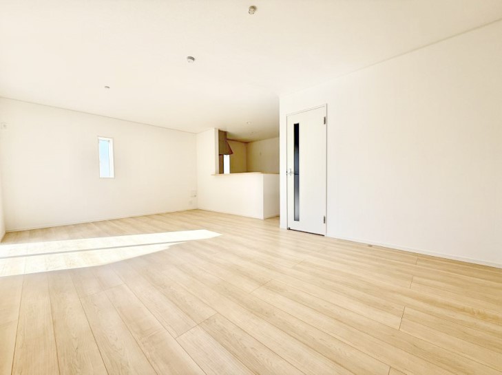 ���r���O ���������S�n�̂����A���z�̃��r���O