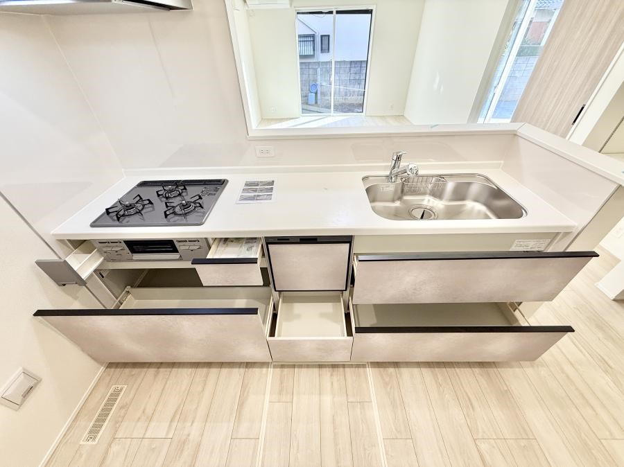 �L�b�`�� �������Ƒ����J��[�߂�A������̂���L�b�`��