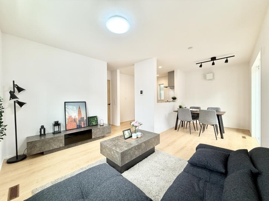 rO 났ƏΊ炪W܂AS܂郊rO