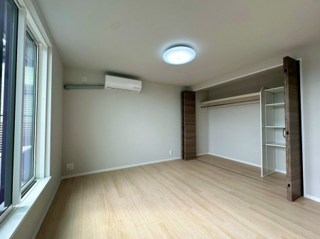 ̑  G߂̈ڂ낢JIȋԂł