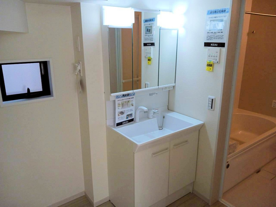 ʑEʏ 邢ʏ͖̎yłႢł