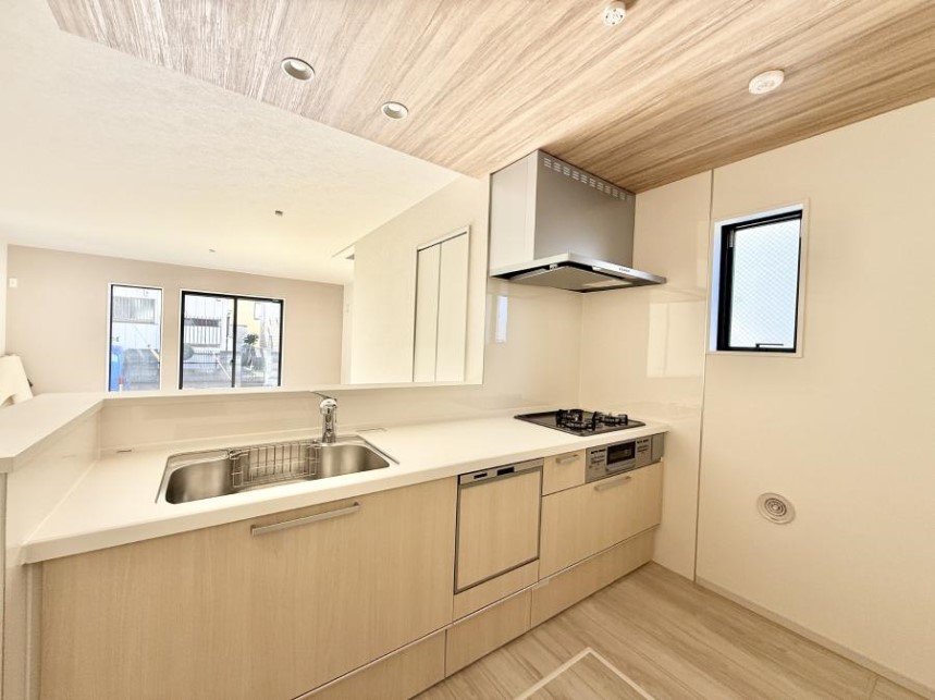 �L�b�`�� �������Ƒ����J��[�߂�A������̂���L�b�`��