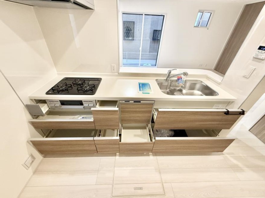 �L�b�`�� �������Ƒ����J��[�߂�A������̂���L�b�`��