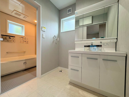 ʑEʏ 邢ʏ͖̎yłႢł