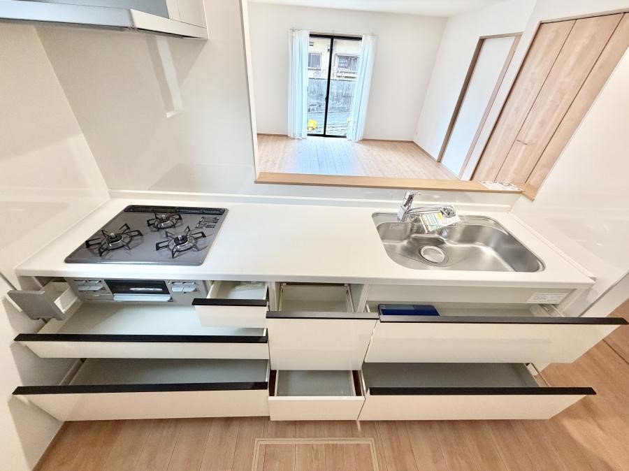 �L�b�`�� �������Ƒ����J��[�߂�A������̂���L�b�`��