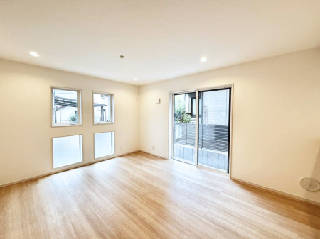 ���r���O �����������������Ɠ��ʂɂ���A�e���̋��