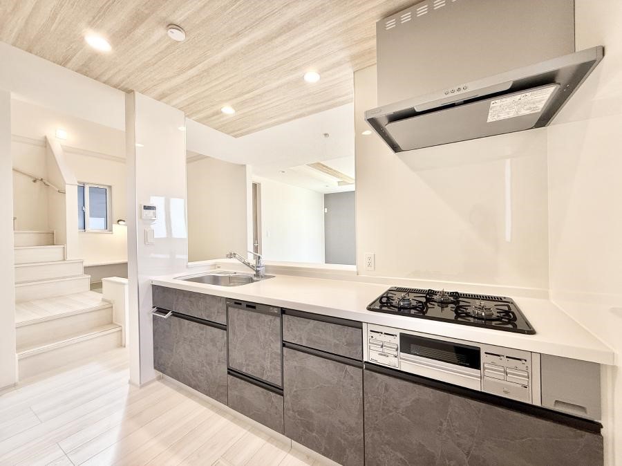 �L�b�`�� �����������������Ɗy�����Ȃ�A���K�ȃL�b�`�����