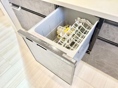 ���̑����� �ݔ�����ԂȂ����I�H����s�J�s�J�Ɏd�グ�Ă���܂�