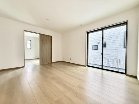 ���r���O ���������S�n�̂����A���z�̃��r���O