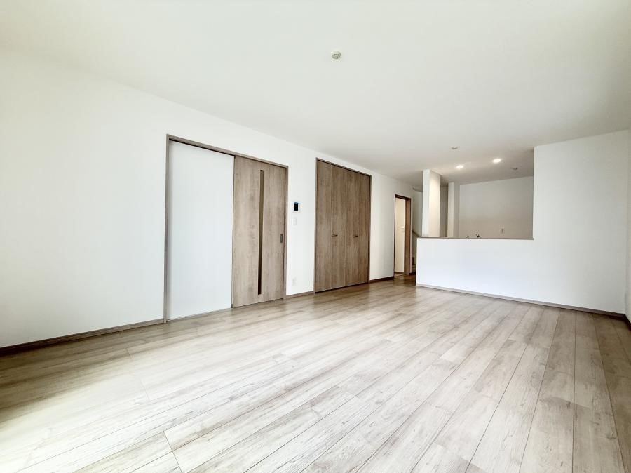 ���r���O ���������났�ƏΊ炪�W�܂�A�S���܂郊�r���O