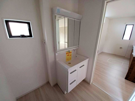 ʑEʏ 邢ʏ͖̎yłႢł