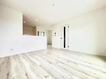 ���r���O ����