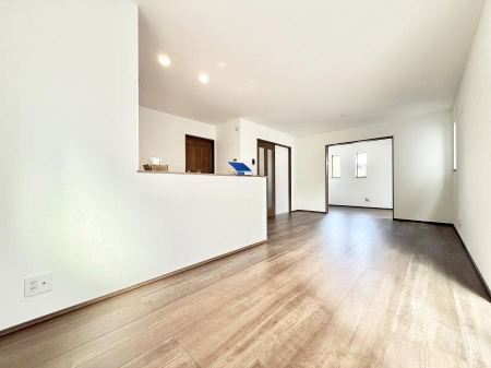 ���r���O ���������S�n�̂����A���z�̃��r���O