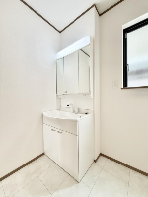 ʑEʏ 邢ʏ͖̎yłႢł