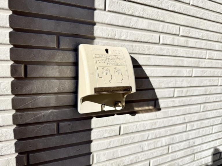 ���̑����� �ݔ������O�ɓd���R���Z���g������΁A�������@�ő���O�ǂ�|������ȂǕ֗��ł��B