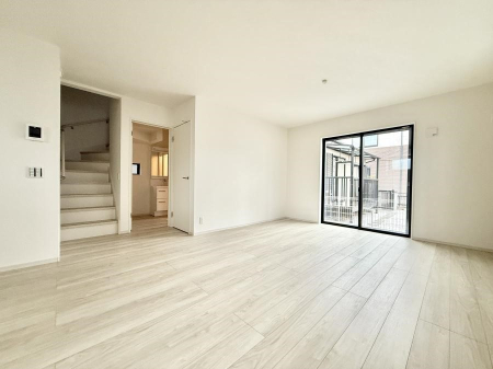 ���r���O ����