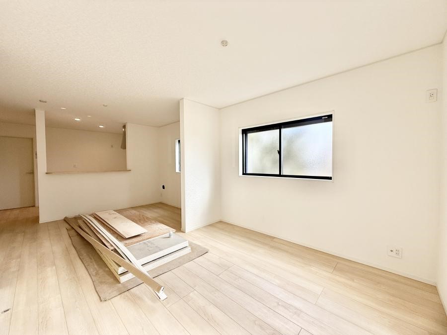 ���r���O ���������S�n�̂����A���z�̃��r���O