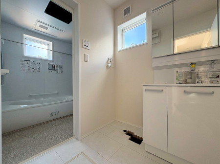 ʑEʏ 邢ʏ͖̎yłႢł