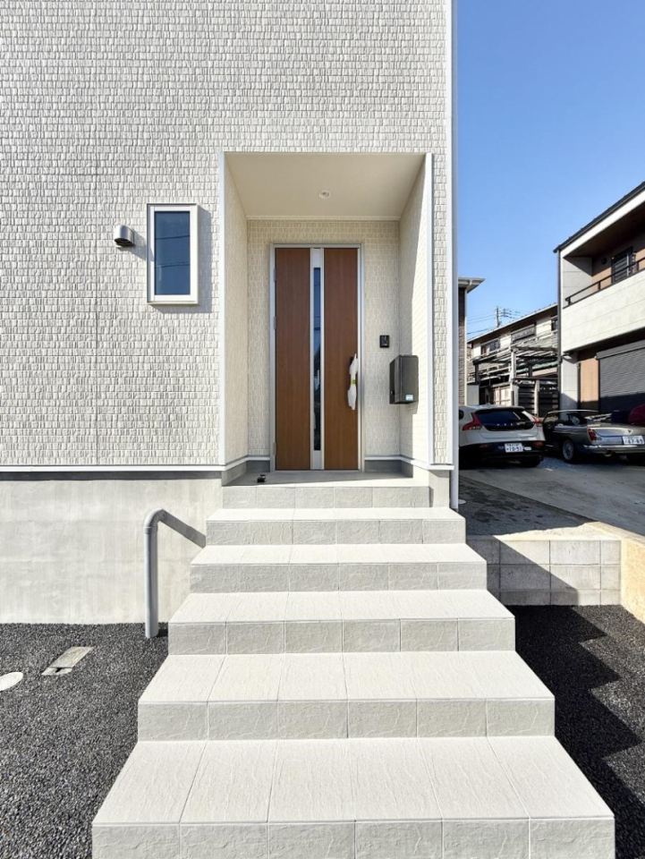 ���� �O�ρ� �V���v���Ŕ������A�Z�܂��̑���ۂ��ʂ錺�ւł�